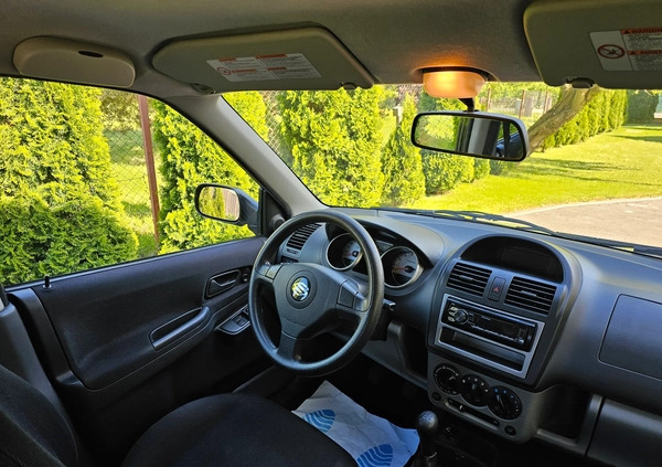 Suzuki Ignis cena 13500 przebieg: 109000, rok produkcji 2005 z Puławy małe 172